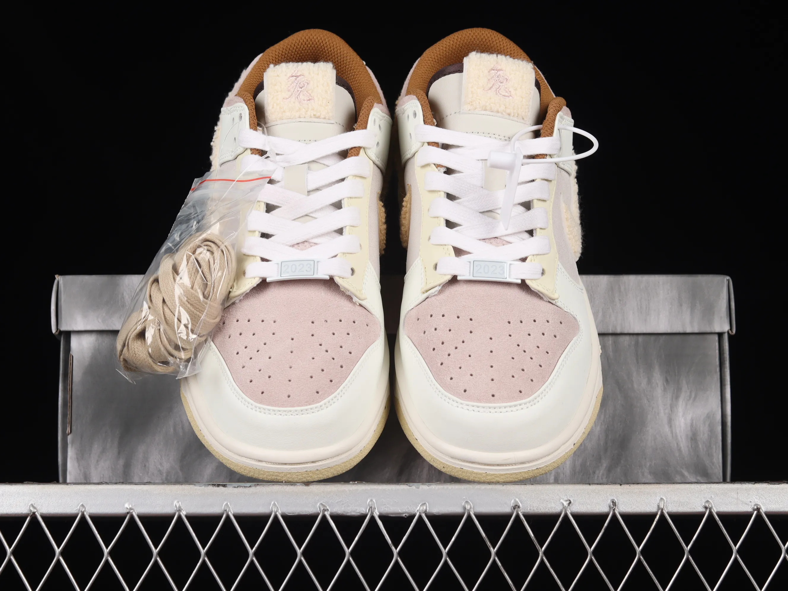 All Categories Nk SB Dunk Series Nk SB Dunk Low Low-top sneakers Nk Dunk Low "Year of the Rabbit" Year of the Rabbit Rabbit theme SB low-top sports and leisure sneakers FD4203-211